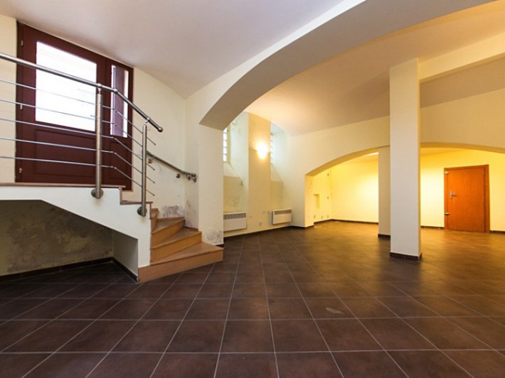 Торговое помещение, 77 м2, П-3 – Жижков фото 1